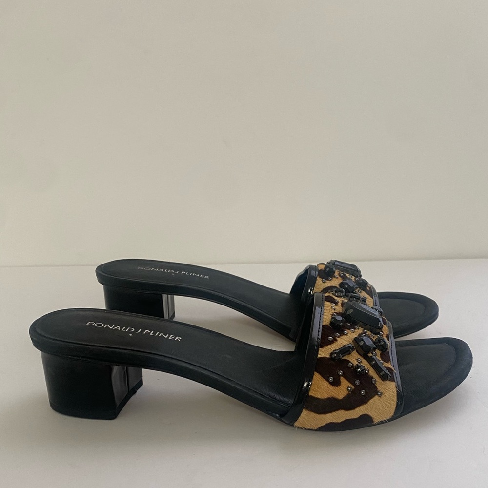 Donald J. Pliner slip on sandal heel - Picture 6 of 9